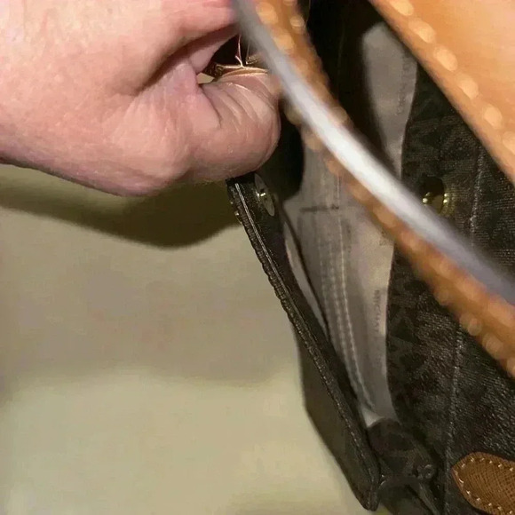 Michael Kors Logo tote bag - Picture 3 of 12